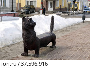 Парковая  арт-скамейка  "Кот Баюн". Город Павловский Посад, Московская область. Виды города (2022 год). Редакционное фото, фотограф stargal / Фотобанк Лори