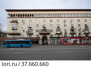 Сталинская высотка на улице 2-я Владимировская в Москве (2022 год). Редакционное фото, фотограф Дмитрий Неумоин / Фотобанк Лори