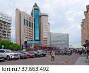 Офисный центр на Большой Тульской улице, 15. ИФНС № 6, № 10. Центральный аппарат, Управление Федеральной службы государственной регистрации, кадастра и картографии. Москва (2019 год). Редакционное фото, фотограф Александр Щепин / Фотобанк Лори