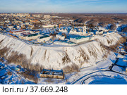 Тобольск зимой. Тобольский кремль - самая большая каменная крепость в Сибири. Вид с воздуха. Tobolsk in winter. Tobolsk Kremlin - the sole stone fortress in Siberia. Aerial view. (2022 год). Редакционное фото, фотограф Евгений Романов / Фотобанк Лори
