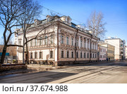 Особняк А.В.Толоконникова на улице Новокузнецкая,  Москва (2022 год). Стоковое фото, фотограф Baturina Yuliya / Фотобанк Лори