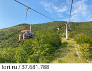Канатная дорога Сафари-парка, Геленджик (2021 год). Редакционное фото, фотограф Мария Кылосова / Фотобанк Лори