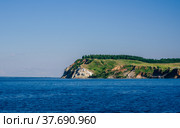 Cliffed Coast of the River. Стоковое фото, фотограф Всеволод Белоусов / Фотобанк Лори