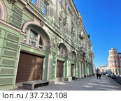 Улица Ильинка, дом 8 строение 2, Дом Московского Купеческого общества. Россия, город Москва (2022 год). Редакционное фото, фотограф Овчинникова Ирина / Фотобанк Лори