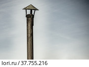 Металлическая труба дымохода. Чистка дымохода. Стоковое фото, фотограф Виталий Михайлюк / Фотобанк Лори