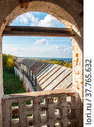 View from wall on Plescheevo lake, Goritsky Monastery of Dormition, Pereslavl-Zalessky Historical Museum, Yaroslavl Oblast, Russia (2014 год). Редакционное фото, фотограф Алексей Антипов / Фотобанк Лори