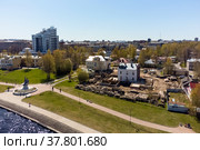 Реконструкция психиатрического отделения Губернской земской больницы в Петрозаводске на набережной Онежского озера. Вид с воздуха. Редакционное фото, фотограф Sergei Gorin / Фотобанк Лори