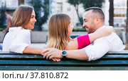 Image of the love triangle between young people outdoor. Стоковое фото, фотограф Яков Филимонов / Фотобанк Лори