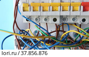 Electrical panel service and upgrades fuse box replacement with circuit breakers. Стоковое видео, видеограф Владимир Григорьев / Фотобанк Лори