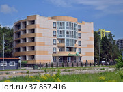 Гостиница "Грин-парк" в Калуге (2022 год). Редакционное фото, фотограф Лариса Вишневская / Фотобанк Лори