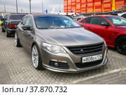 Volkswagen Passat CC (2017 год). Редакционное фото, фотограф Art Konovalov / Фотобанк Лори