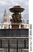 Petrovskiy Fountain on Theater Square in front of Bolshoi Theater (1835), oldest existing fountain in Moscow (2020 год). Редакционное фото, фотограф Алексей Антипов / Фотобанк Лори