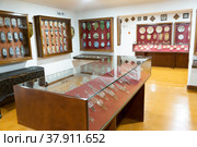 Collection of handicrafts and household items in Museu Frederic Mares (2020 год). Редакционное фото, фотограф Яков Филимонов / Фотобанк Лори