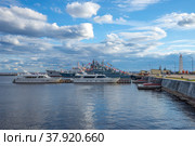 Весенний день в Средней гавани города Кронштадта (2022 год). Редакционное фото, фотограф Анна Карасева / Фотобанк Лори