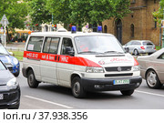 Volkswagen Caravelle (2013 год). Редакционное фото, фотограф Art Konovalov / Фотобанк Лори