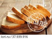 Text gluten free on bread. Стоковое фото, фотограф Сергей Толмачёв / Фотобанк Лори