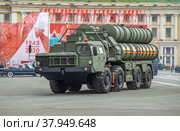 Зенитно-ракетный комплекс С-400 "Триумф" на военном параде в честь Дня Победы. Санкт-Петербург (2020 год). Редакционное фото, фотограф Анна Карасева / Фотобанк Лори