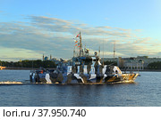 Newest antidiversionary boat P-468 going along Neva River in early morning at dawn. St. Petersburg (2022 год). Редакционное фото, фотограф Валерия Попова / Фотобанк Лори