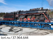 Паровоз Л-4429 на разворотном круге. Рускеала, Карелия (2021 год). Редакционное фото, фотограф Анна Карасева / Фотобанк Лори