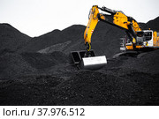 coal mining pile vehicle port. Стоковое фото, фотограф Mark Agnor / Фотобанк Лори