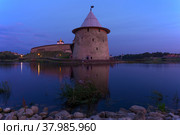 Июльский вечер в кремле. Псков, Россия (2020 год). Редакционное фото, фотограф Анна Карасева / Фотобанк Лори