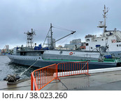 Военные корабли в порту Владивостока у причала в период проведения форума "Армия-2022". Россия. Редакционное фото, фотограф Овчинникова Ирина / Фотобанк Лори