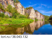 wonderful beautiful rocks of the big ay pristes on a summer sunny day. Стоковое фото, фотограф Акиньшин Владимир / Фотобанк Лори