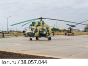 Волгоградская область, Средняя Ахтуба, Россия. Лёгкий учебный многоцелевой вертолёт Ми-2 для обучения пилотов. (2022 год). Редакционное фото, фотограф Андрей Цыганков / Фотобанк Лори