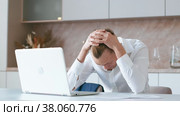 Young adult confused by letter. Стоковое видео, видеограф Сергей Петерман / Фотобанк Лори