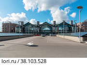 Ладожский вокзал. Санкт-Петербург (2020 год). Редакционное фото, фотограф Александр Щепин / Фотобанк Лори