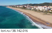 Bird's eye view of shoreline and beach of Malgrat de Mar, Spain. Стоковое видео, видеограф Яков Филимонов / Фотобанк Лори