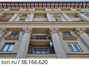 Москва. "Дом полярников" на Никитском бульваре. Фрагмент фасада (2022 год). Стоковое фото, фотограф Илюхина Наталья / Фотобанк Лори