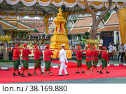 BANGKOK, THAILAND - DECEMBER 29, 2018: Fragment of the opening of The New Year ceremony of Buddhist Chanting and Prayers. Редакционное фото, фотограф Виктор Карасев / Фотобанк Лори