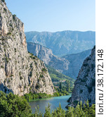 Landscape canyon river Cetina from the Omis. Vertical frame. (2015 год). Стоковое фото, фотограф Михаил Аккуратoв / Фотобанк Лори