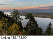Закат на реке Кама в городе Сарапул (2022 год). Стоковое фото, фотограф Оксана Шведкова / Фотобанк Лори