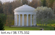Государственный музей Павловск осенью. Павильон "Храм дружбы". State museum Pavlovsk in autumn. The Temple of Friendship pavilion. (2021 год). Редакционное видео, видеограф Евгений Романов / Фотобанк Лори