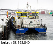 Судно катамаранного типа "Волхов" у причала Мурманского морского порта (2022 год). Редакционное фото, фотограф Вячеслав Палес / Фотобанк Лори