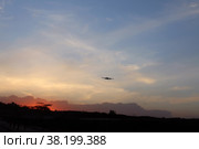 Маленький самолет на фоне сумеречного неба (2021 год). Стоковое фото, фотограф EgleKa / Фотобанк Лори