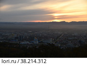Вид на Южно-Сахалинск с горы Большевик (2022 год). Стоковое фото, фотограф syngach / Фотобанк Лори