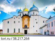 Софийский собор. Новгородский детинец (Новгородский кремль). Летний день. Великий Новгород. Россия (2022 год). Стоковое фото, фотограф E. O. / Фотобанк Лори