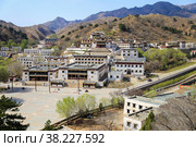 Baotou, Inner Mongolia, China, buildings of Wudangzhao Lamasery. Уданчжао- крупнейший ламаистский монастырь во Внутренней Монголии, Китай (2018 год). Стоковое фото, фотограф Римма Тельнова / Фотобанк Лори