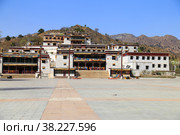 Baotou, Inner Mongolia, China, buildings of Wudangzhao Lamasery. Уданчжао- крупнейший ламаистский монастырь во Внутренней Монголии, Китай (2018 год). Стоковое фото, фотограф Римма Тельнова / Фотобанк Лори