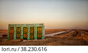 Toilets complex on the shores of salt lake Chott El Jerid Tunis (2014 год). Стоковое фото, фотограф Aleksandr Golubev / Фотобанк Лори
