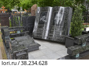 Vagankovskoye cemetery in Moscow (2019 год). Редакционное фото, фотограф Анна Кривицкая / Фотобанк Лори