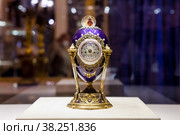 Faberge Museum exhibits. Art objects in Russia: Petushok egg. Редакционное фото, фотограф Aleksandr Golubev / Фотобанк Лори