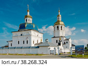 Уральский федеральный округ, Сибирь, Тюменьская область, Абалакский Свято-Знаменский монастырь, Православный мужской монастырь Русской православной церкви в Тобольской и Тюменской епархии. Расположен в селе Абалак на правом берегу Иртыша в 20 км от Тобольска (2018 год). Стоковое фото, фотограф Александр Циликин / Фотобанк Лори