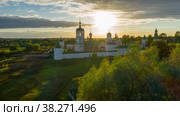 Вид с воздуха на Николо-Пешношский монастырь летним вечером на закате (2021 год). Стоковое фото, фотограф Pukhov K / Фотобанк Лори