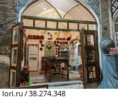 Кофейня на рынке в Кашане (Иран) (2022 год). Редакционное фото, фотограф Максим Гулячик / Фотобанк Лори