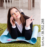 Female designer working in the office. Стоковое фото, фотограф Elnur / Фотобанк Лори