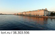 View Hermitage museum. Neva river and Winter Palace. White night. Unique urban landscape center Saint Petersburg (2020 год). Редакционное видео, видеограф Aleksandr Golubev / Фотобанк Лори
